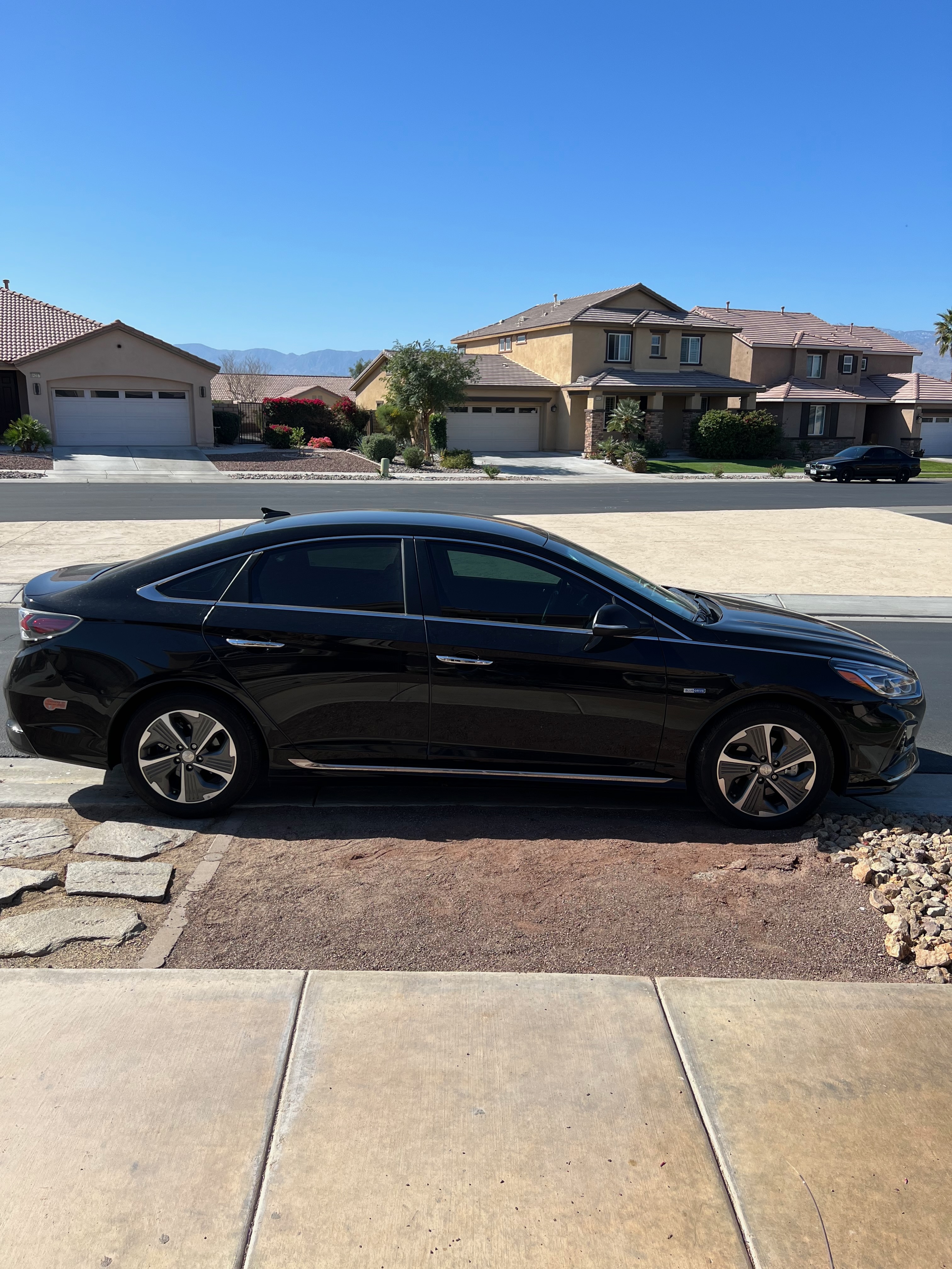 Used 2019 Hyundai Sonata Limited FWD image 2