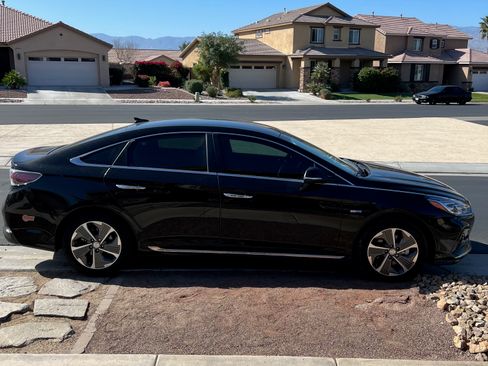 Used 2019 Hyundai Sonata Limited FWD image 2