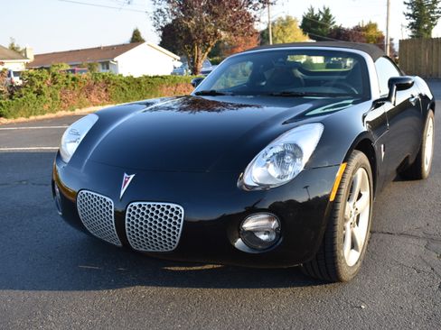 Used 2006 Pontiac Solstice Convertible w/ Premium Package image 4