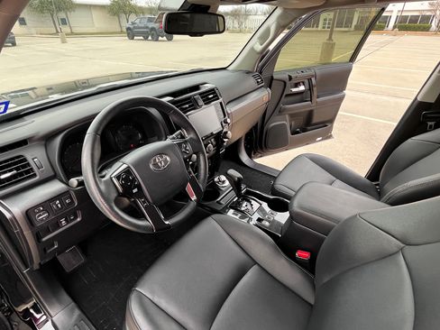 Used 2023 Toyota 4Runner 40th Anniversary SE image 13