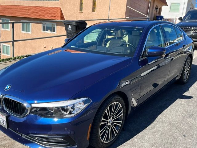 Used 2018 BMW 530e RWD image 1