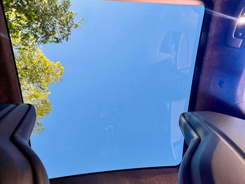 Used 2023 Porsche Cayenne Turbo S image 16