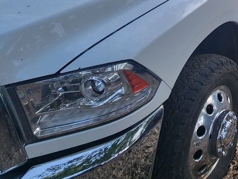 Used 2018 RAM 3500 Tradesman w/ Chrome Appearance Group image 2