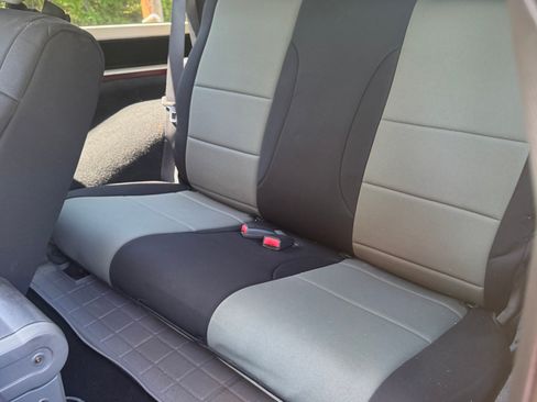 Used 2010 Jeep Wrangler Rubicon w/ Dual Top Group image 9