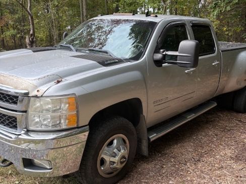 Used 2011 Chevrolet Silverado 3500 LTZ image 1