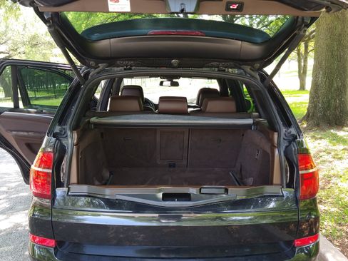 Used 2011 BMW X5 xDrive50i image 8