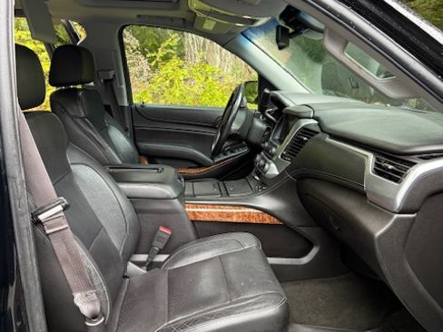 Used 2015 Chevrolet Suburban LTZ image 9