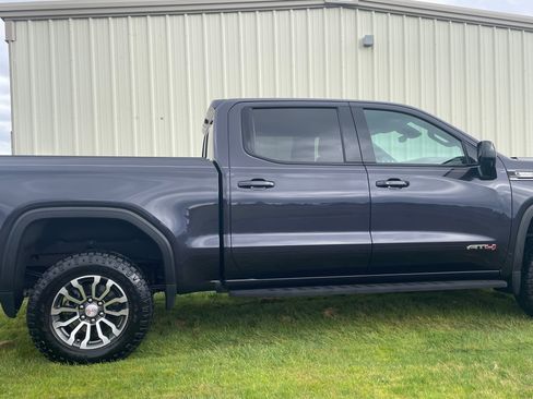 Used 2022 GMC Sierra 1500 AT4 w/ AT4 Premium Package image 2