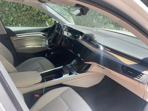 Used 2022 Audi e-tron Premium w/ Convenience Plus Package AWD/4WD image 8