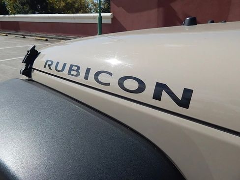 Used 2016 Jeep Wrangler Unlimited Rubicon w/ Connectivity Group image 16