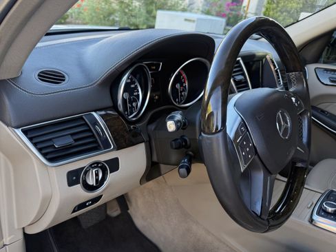 Used 2014 Mercedes-Benz GL 450 4MATIC image 14