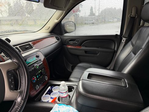 Used 2012 Chevrolet Suburban LT image 9