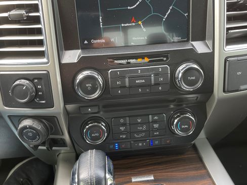 Used 2016 Ford F150 Lariat image 8