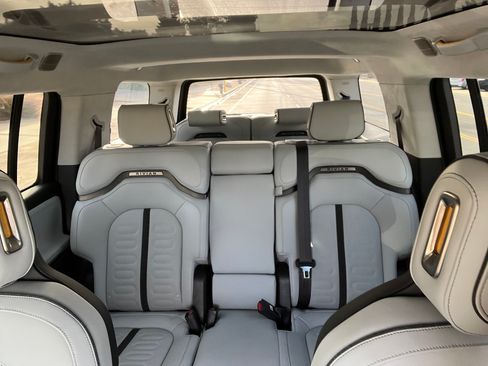 Used 2023 Rivian R1S Adventure image 15