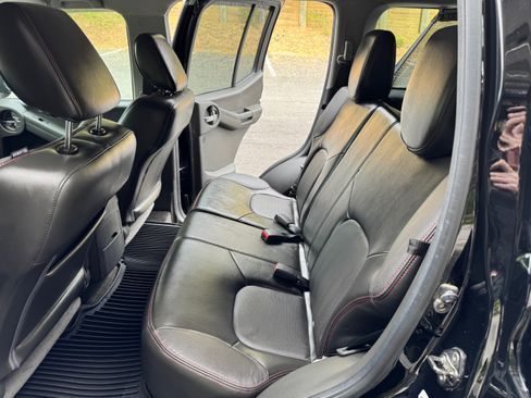 Used 2012 Nissan Xterra PRO-4X w/ Pro-4x Leather Pkg image 19