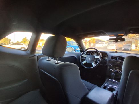 Used 2010 Dodge Challenger R/T image 27