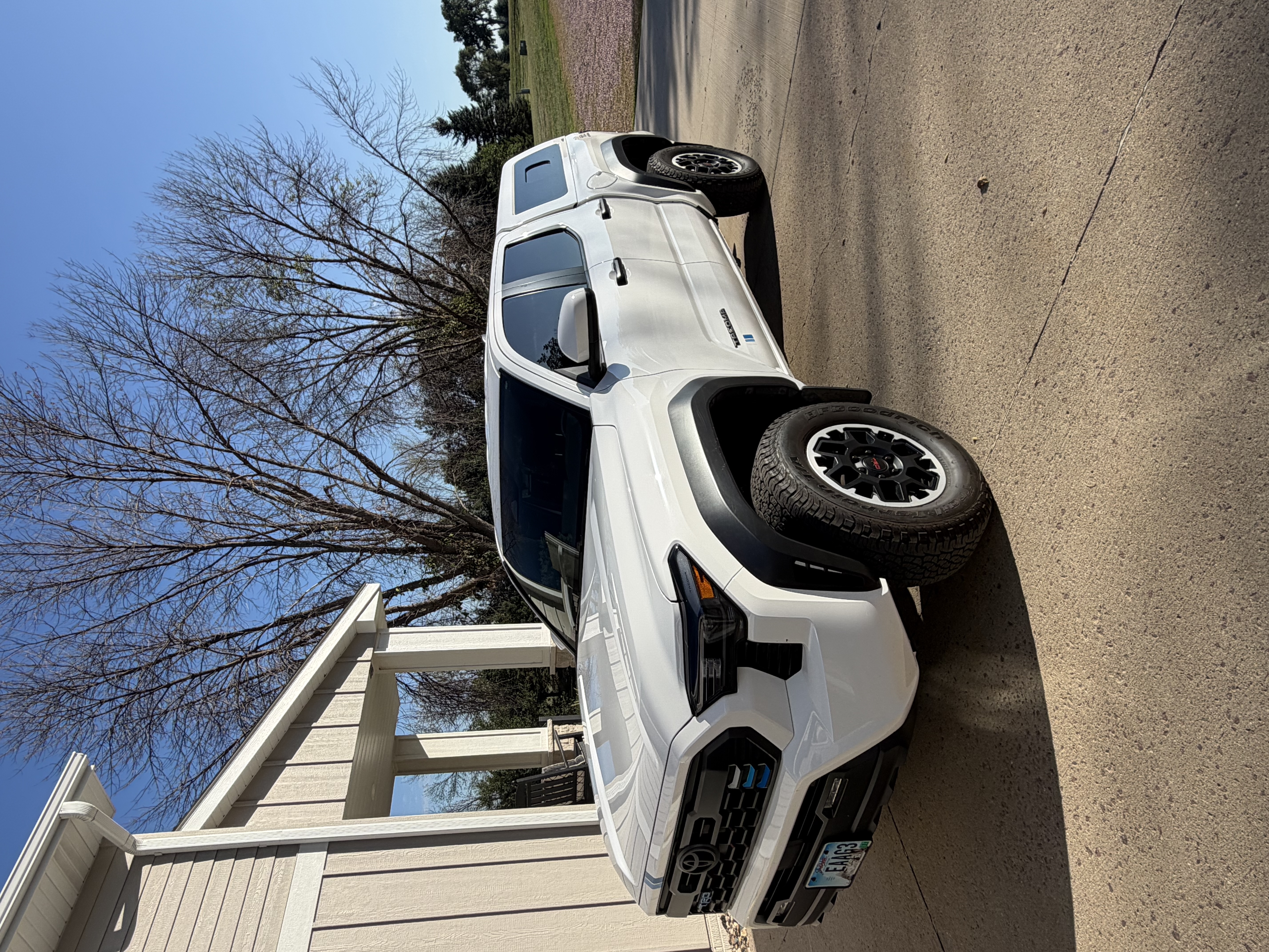 Used 2024 Toyota Tacoma TRD Off-Road AWD/4WD image 4