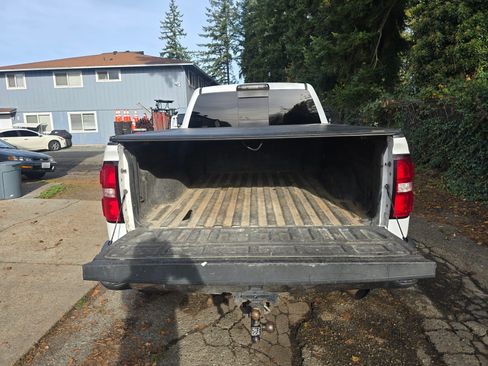 Used 2018 GMC Sierra 2500 SLT image 16