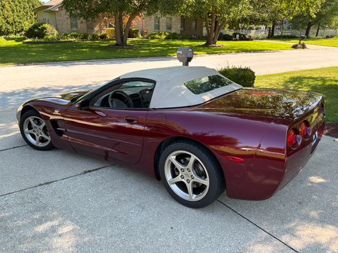 Used 2003 Chevrolet Corvette Convertible w/ Preferred Equipment Group1 RWD image 2