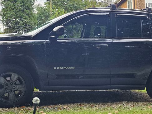 Used 2016 Jeep Compass Latitude image 6