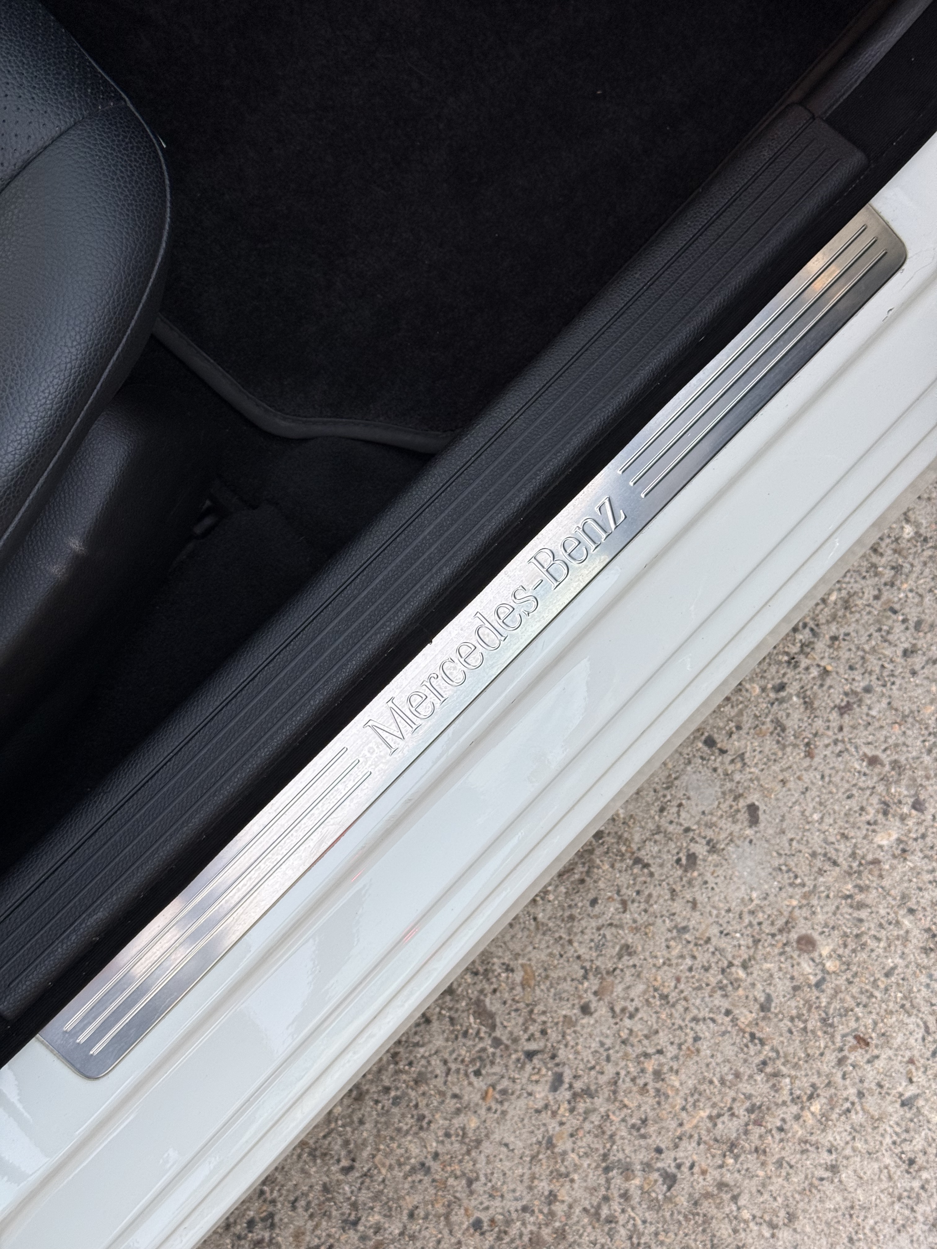 Used 2010 Mercedes-Benz C 300 Sedan image 17