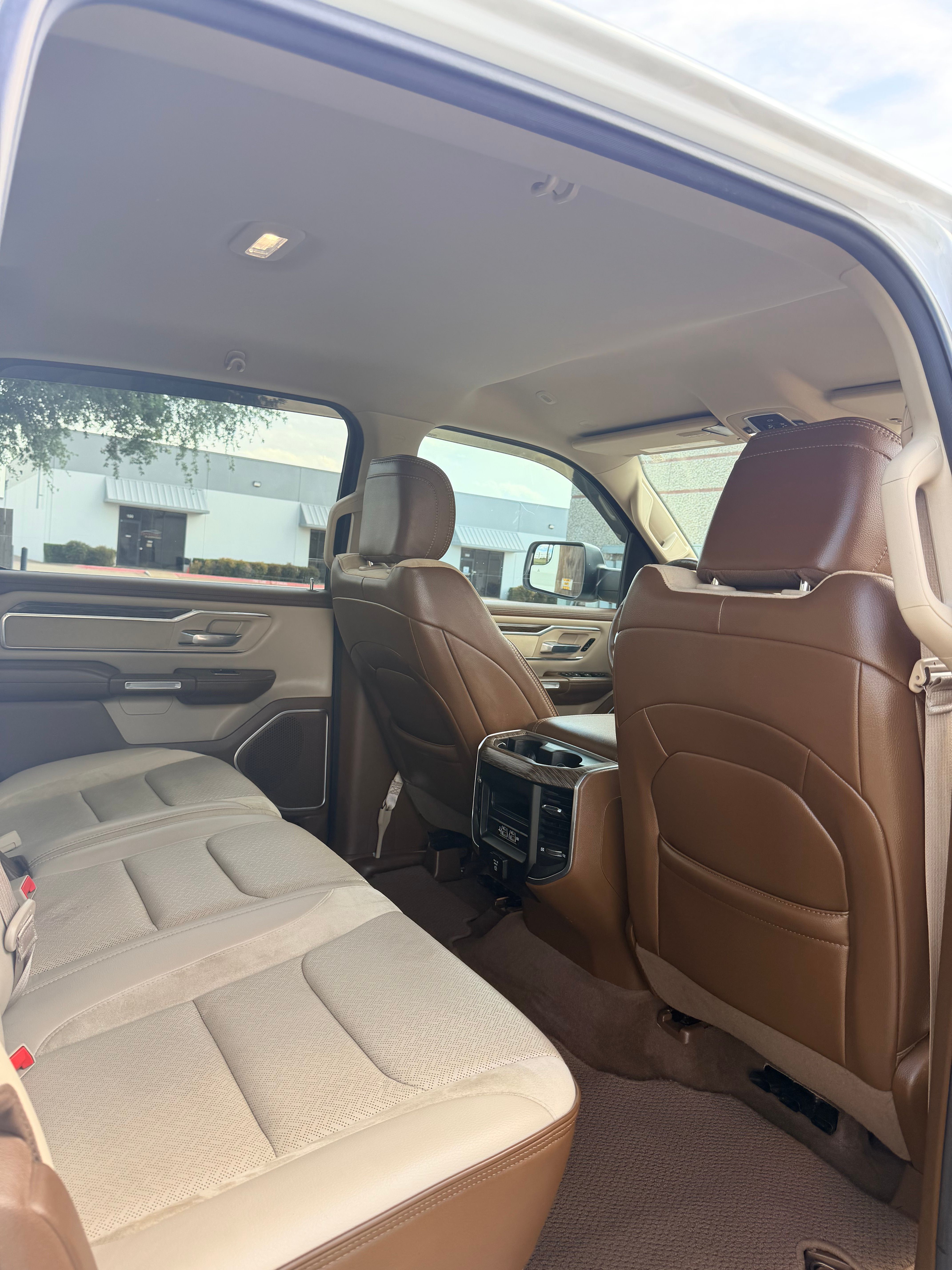 Used 2020 RAM 1500 Laramie RWD image 13