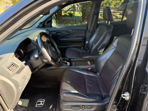 Used 2019 Honda Ridgeline Black Edition image 6