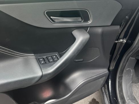 Used 2018 Jaguar F-PACE S image 2