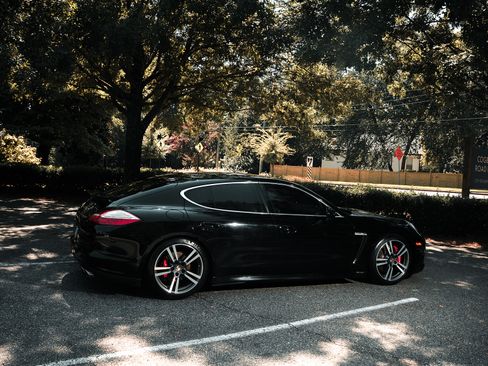Used 2012 Porsche Panamera 4S image 4