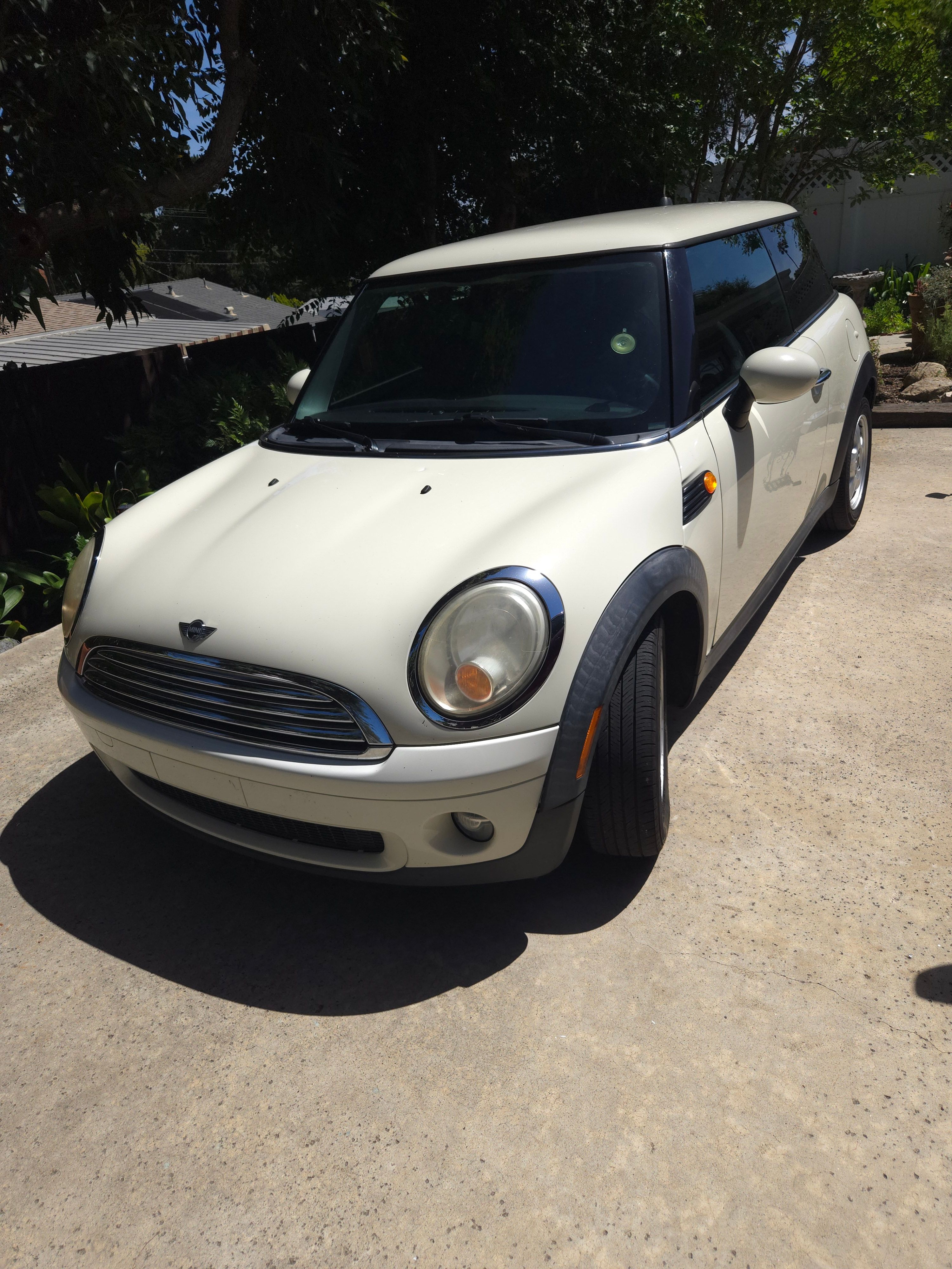 Used 2009 MINI Cooper Hardtop FWD image 1