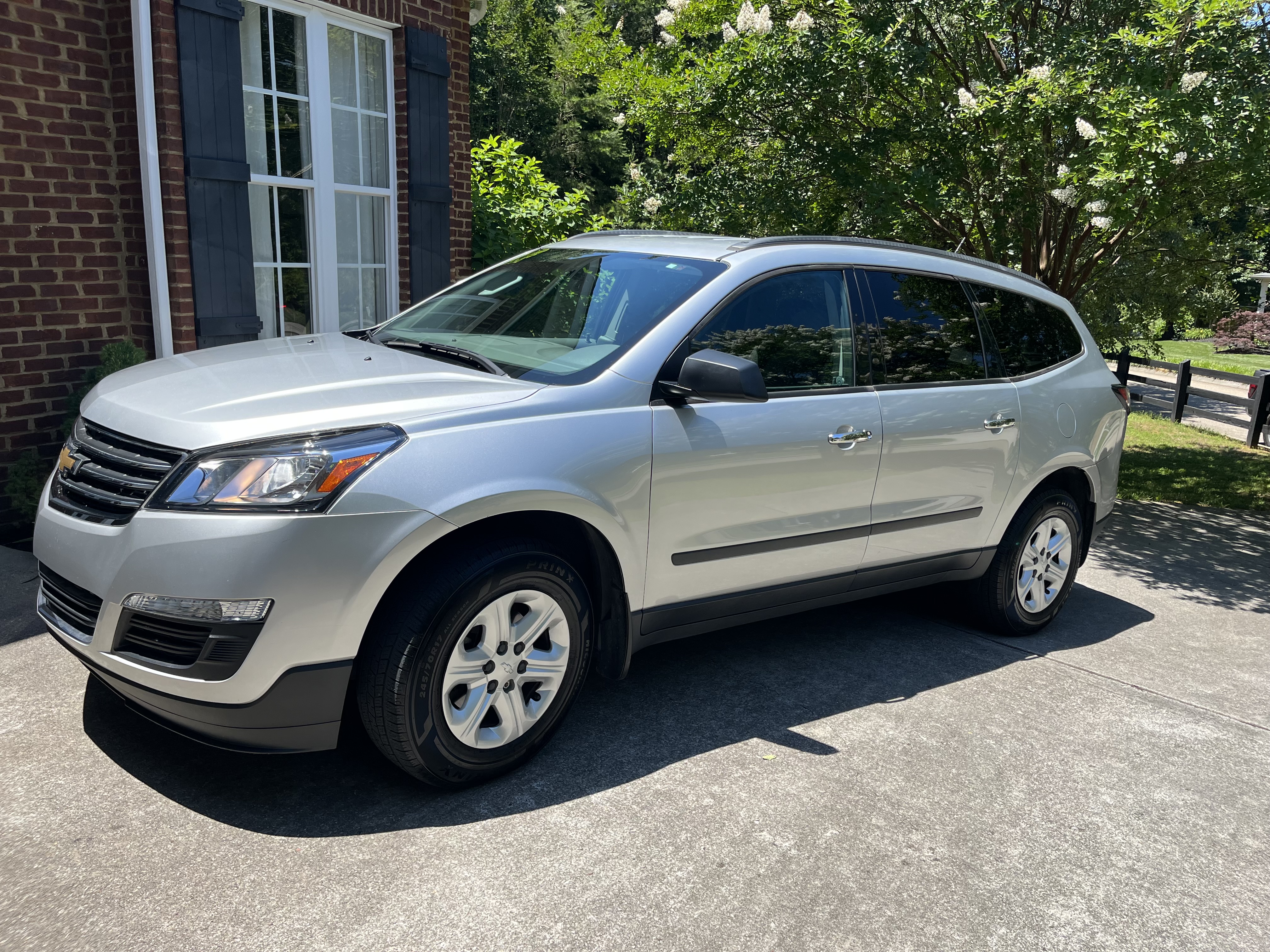 Used 2014 Chevrolet Traverse LS AWD/4WD image 1