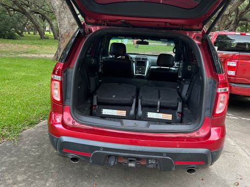 Used 2011 Ford Explorer XLT w/ 202A Rapid Spec Order Code FWD image 11
