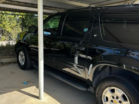 Used 2013 Chevrolet Suburban LT w/ Luxury Package image 2