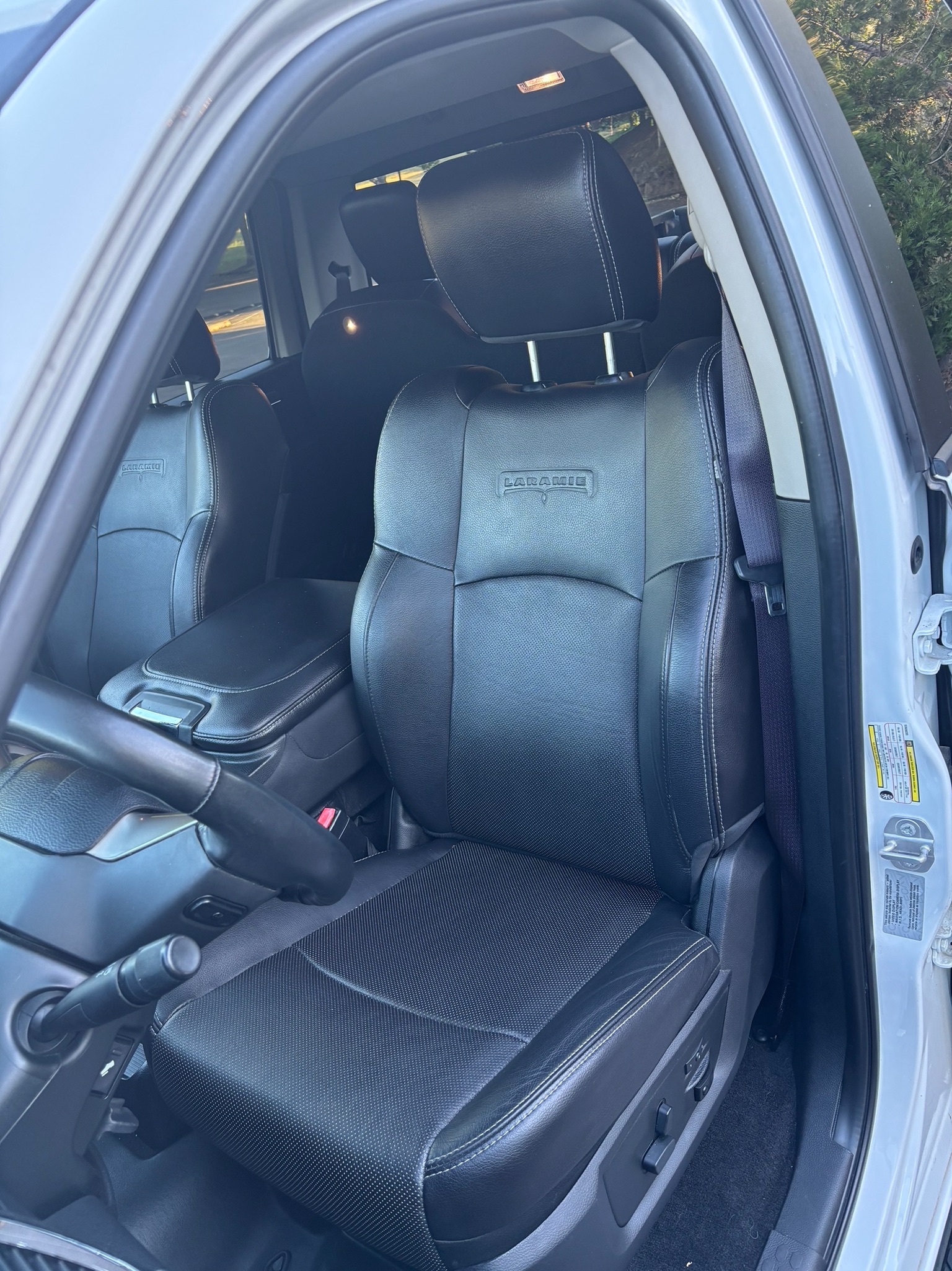 Used 2016 RAM 2500 Laramie AWD/4WD image 12