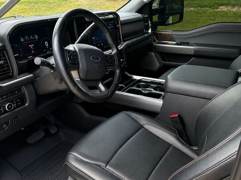 Used 2023 Ford F350 Lariat w/ Lariat Ultimate Package AWD/4WD image 4