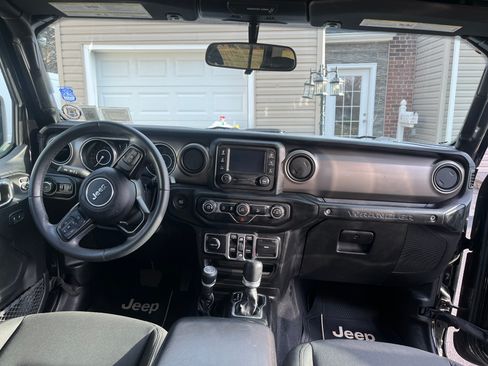 Used 2018 Jeep Wrangler Unlimited Sport S AWD/4WD image 12