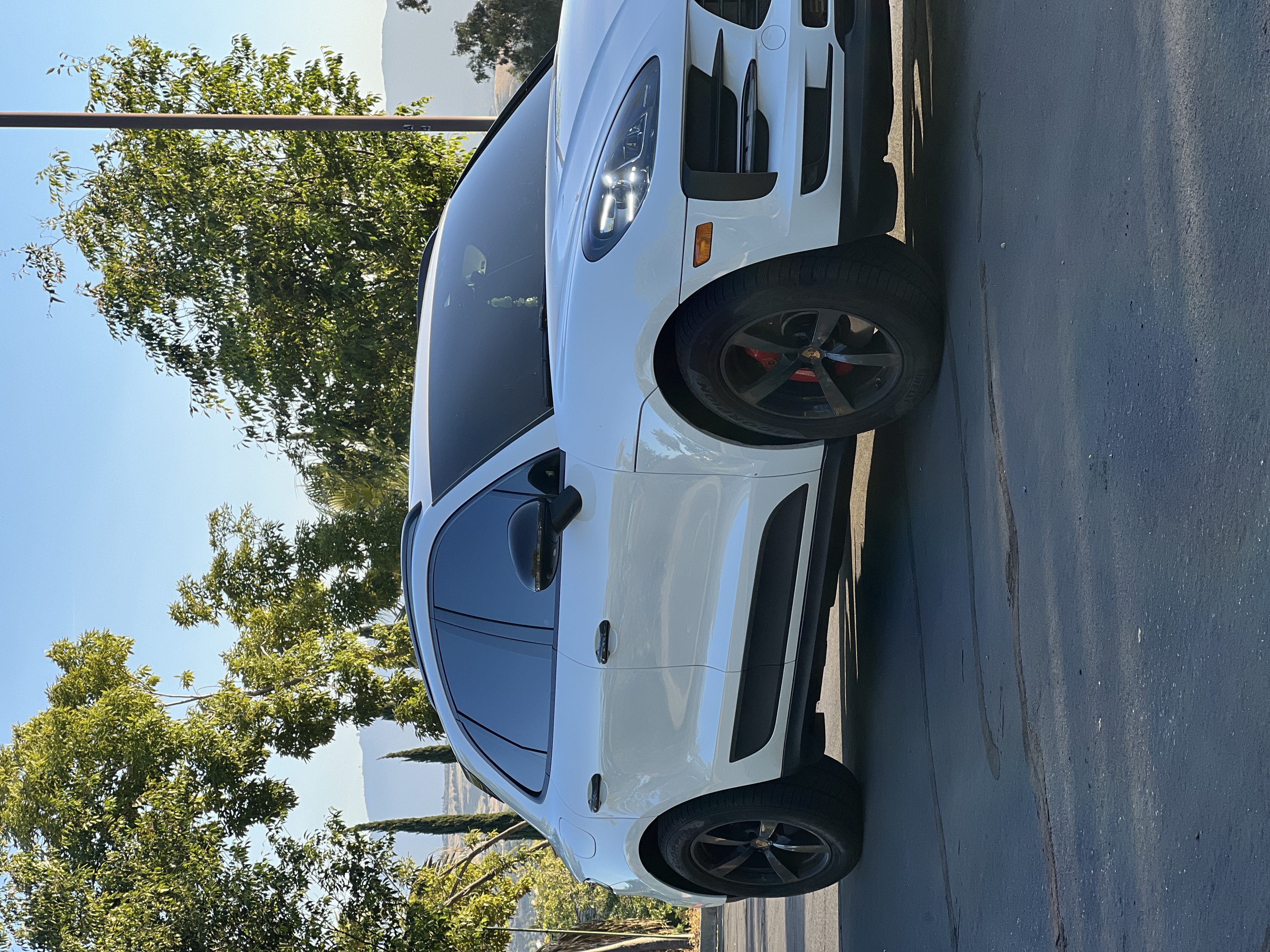 Used 2021 Porsche Macan AWD/4WD image 1