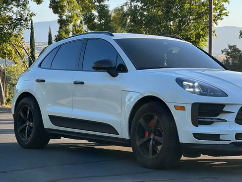 Used 2021 Porsche Macan AWD/4WD image 1