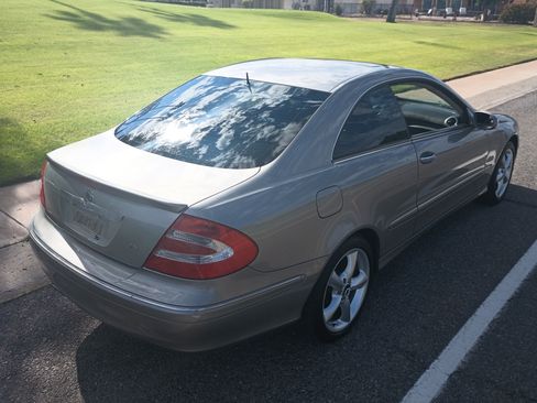 Used 2005 Mercedes-Benz CLK 320 Coupe image 15