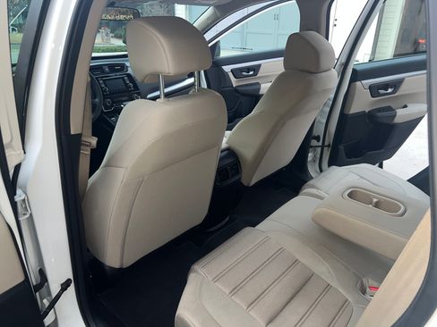 Used 2018 Honda CR-V LX image 1