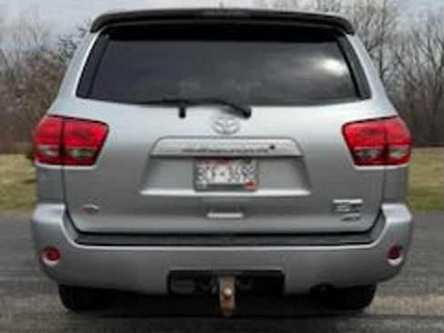 Used 2016 Toyota Sequoia SR5 image 4