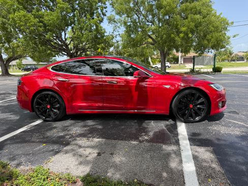 Used 2016 Tesla Model S 75 RWD image 1