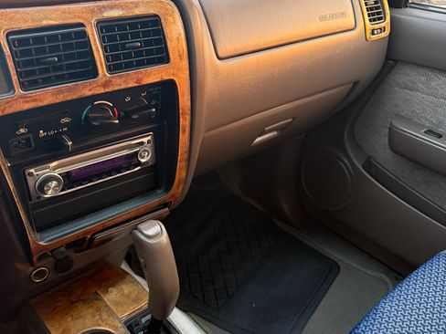 Used 1999 Toyota Tacoma PreRunner RWD image 11