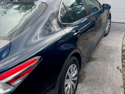 Used 2019 Toyota Camry LE image 4