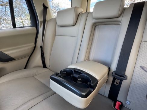 Used 2010 Land Rover LR2 HSE image 25