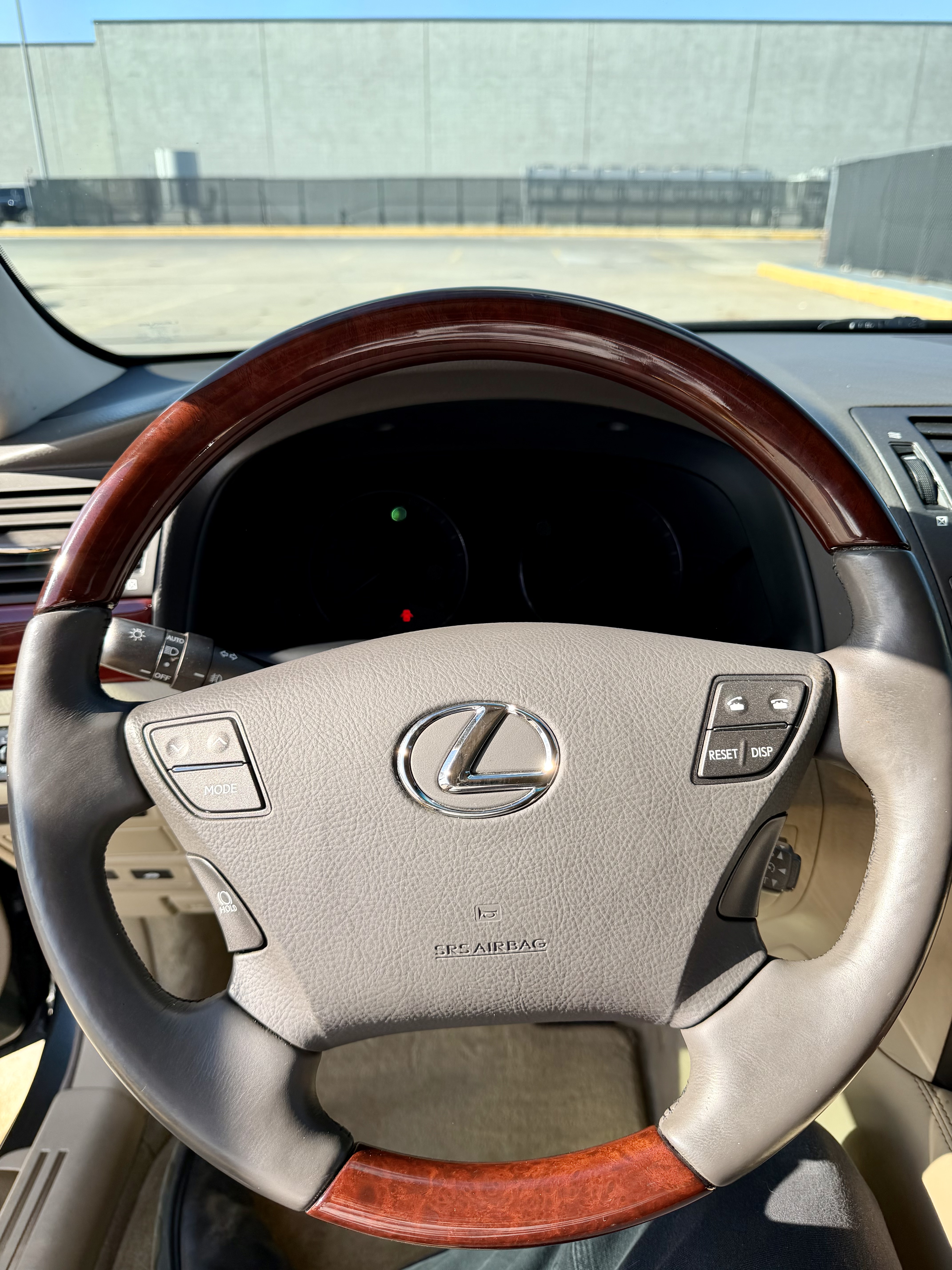 Used 2007 Lexus LS 460 RWD image 17