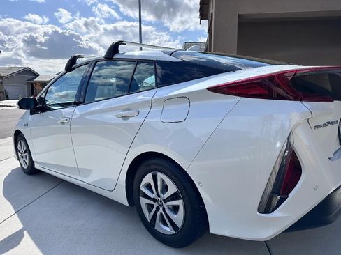 Used 2019 Toyota Prius Prime Advanced image 11