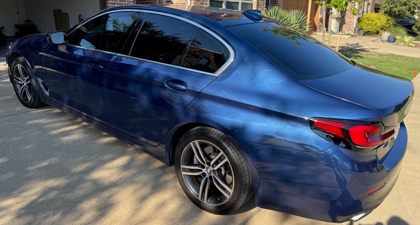 Used 2021 BMW 530e w/ Premium Package RWD image 14