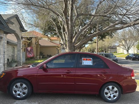 Used 2009 Kia Spectra EX image 2
