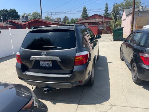 Used 2010 Toyota Highlander 2WD image 4
